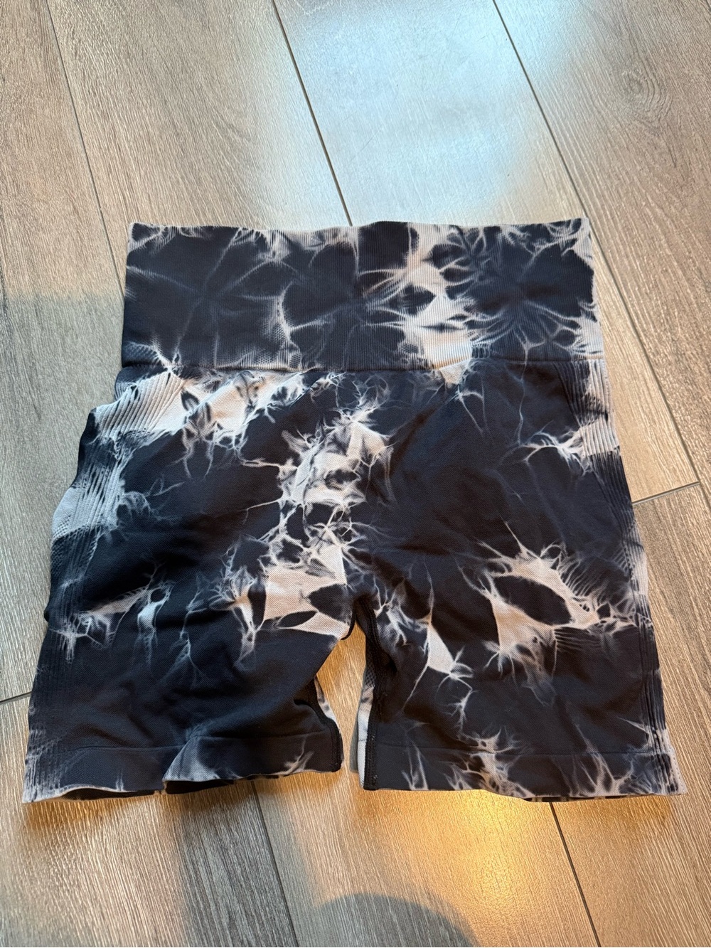 High-Rise Tie-Dye Shorts - Black & White